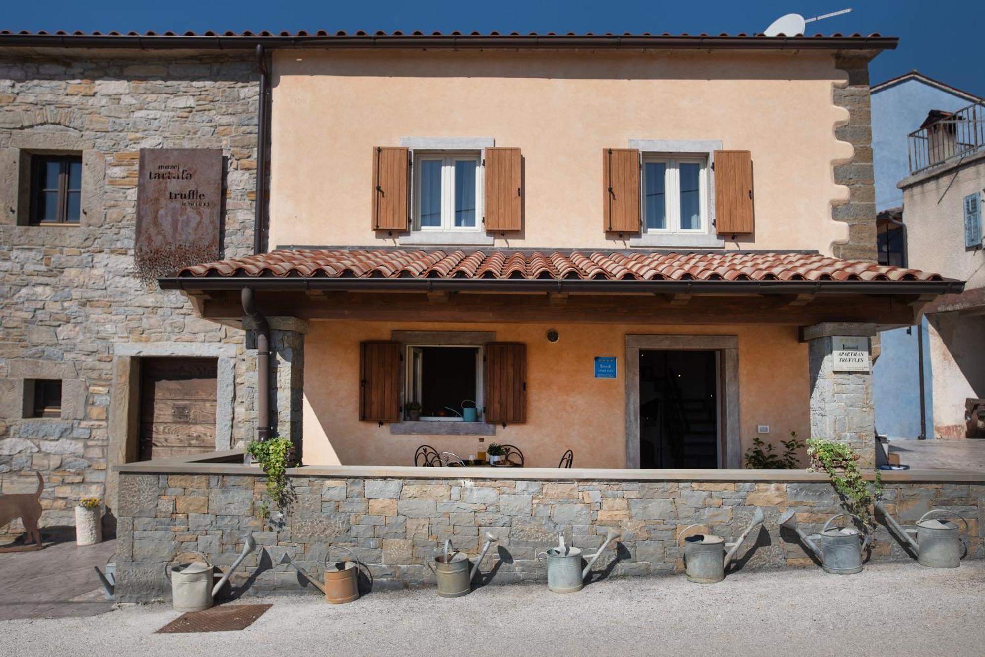 Truffle House Karlic Lejlighed Buzet Eksteriør billede